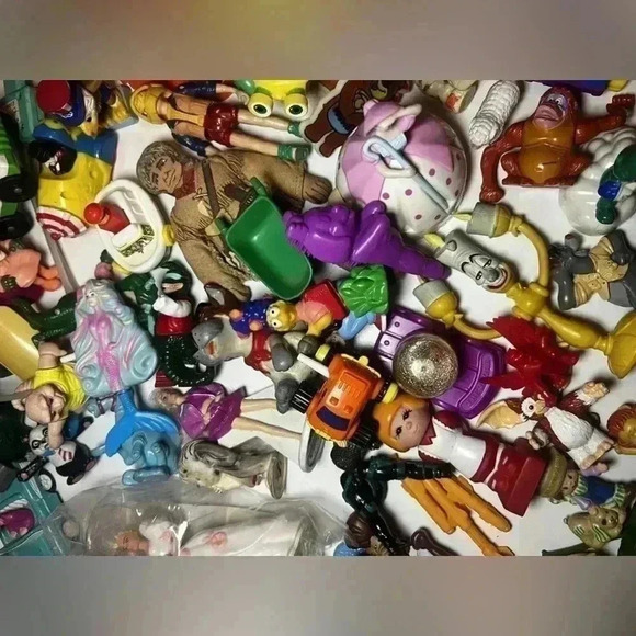 LARGE Vintage Mixed Lot of Fast Food Toys From 1980s-1990s, MEGA LOT!! - Picture 5 of 15
